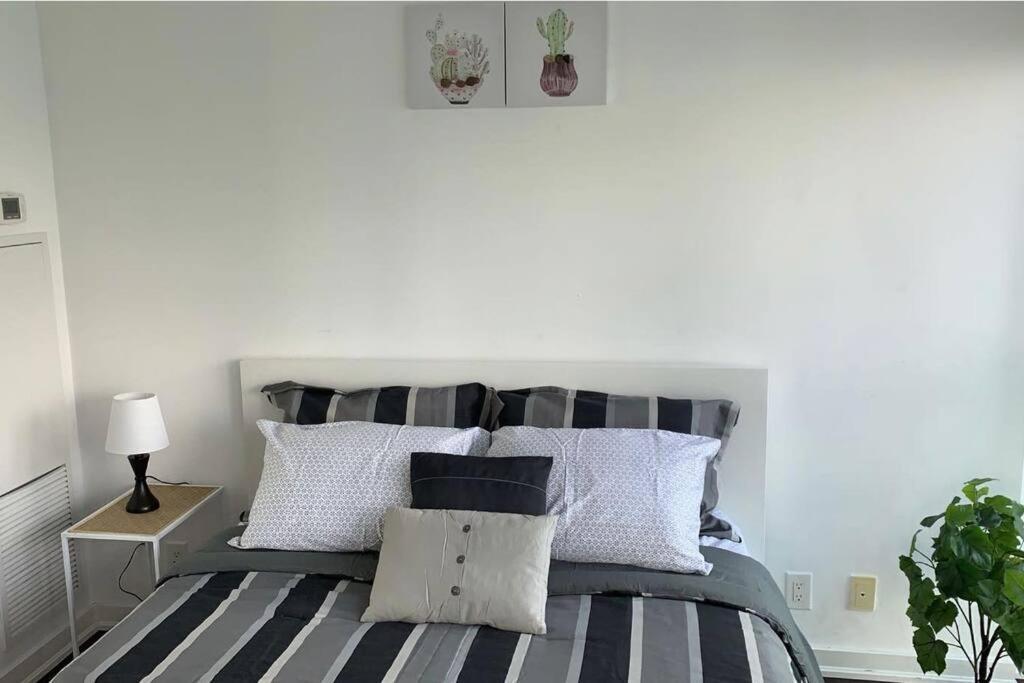 Comfort Two Beds Suite By Cn Tower Rogers Centre Plus Free Parking Торонто Екстериор снимка